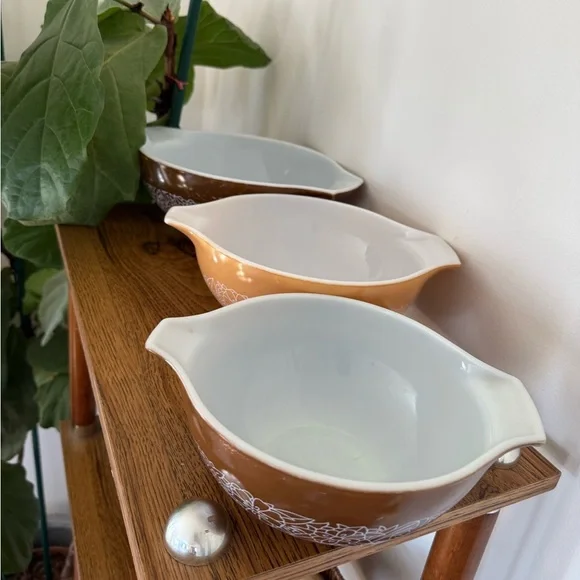 3 Vintage Pyrex Woodland Cinderella Brown Nested Mixing Bowls 442, 443, 444 - Picture 2 of 8